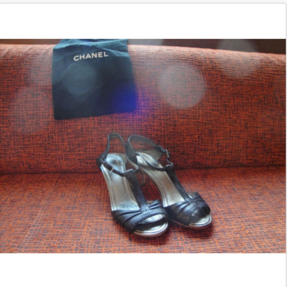 Chanel T-Strap Black Leather Sandals SZ 6